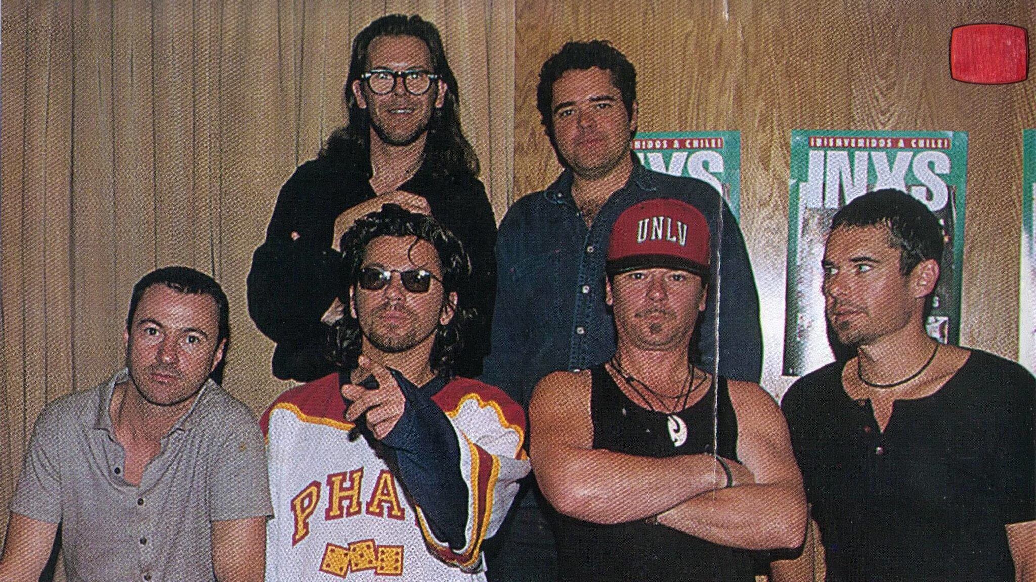INXS durante su visita a Chile en 1994