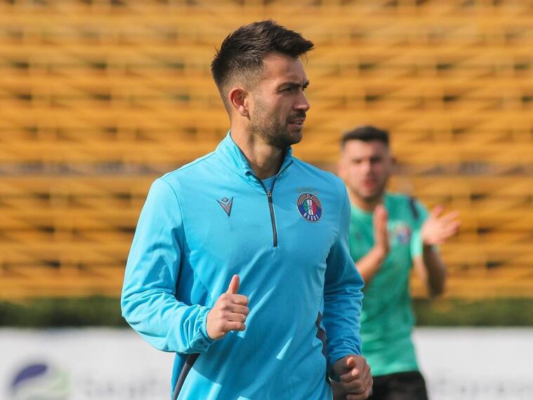 "Pude volver y retirarme con los colores de mis amores": Carlos Villanueva confirma el fin de su carrera futbolística | Instagram