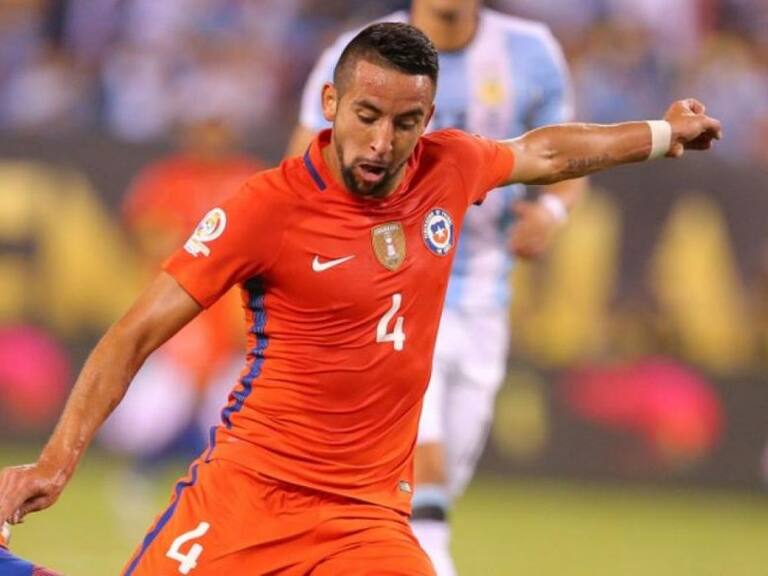 Histórico elenco europeo irrumpe en el inminente fichaje de Mauricio Isla por Boca Juniors