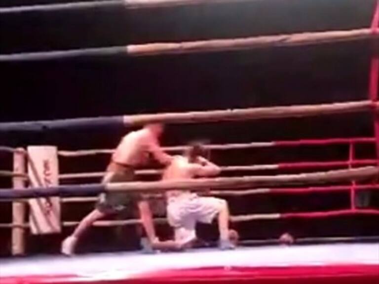 Julio Álamos derrumbó a boxeador argentino con feroz derechazo en su debut profesional