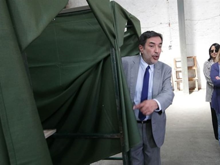 Patricio Santamaría desmiente a las redes sociales: «Hay que marcar una sola preferencia»