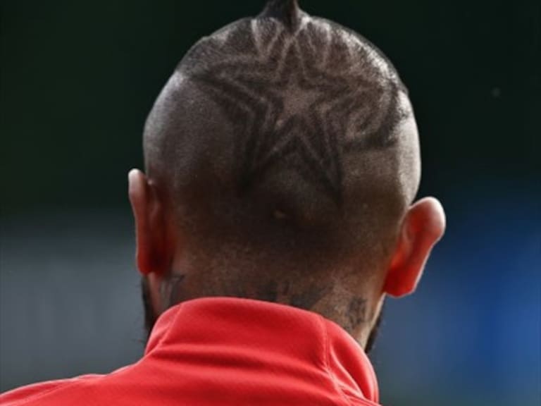 Arturo Vidal volvió a cambiar su look en la Copa Confederaciones
