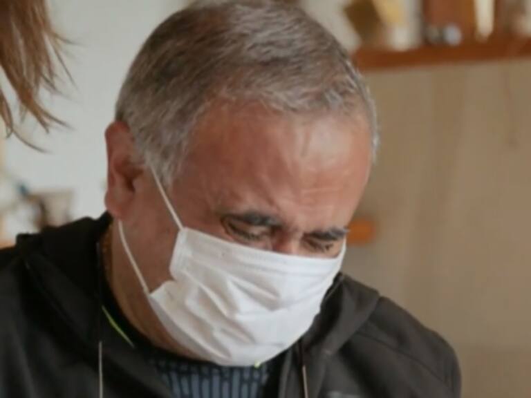 Doctor Ugarte se emocionó tras revelar difícil momento de su juventud.