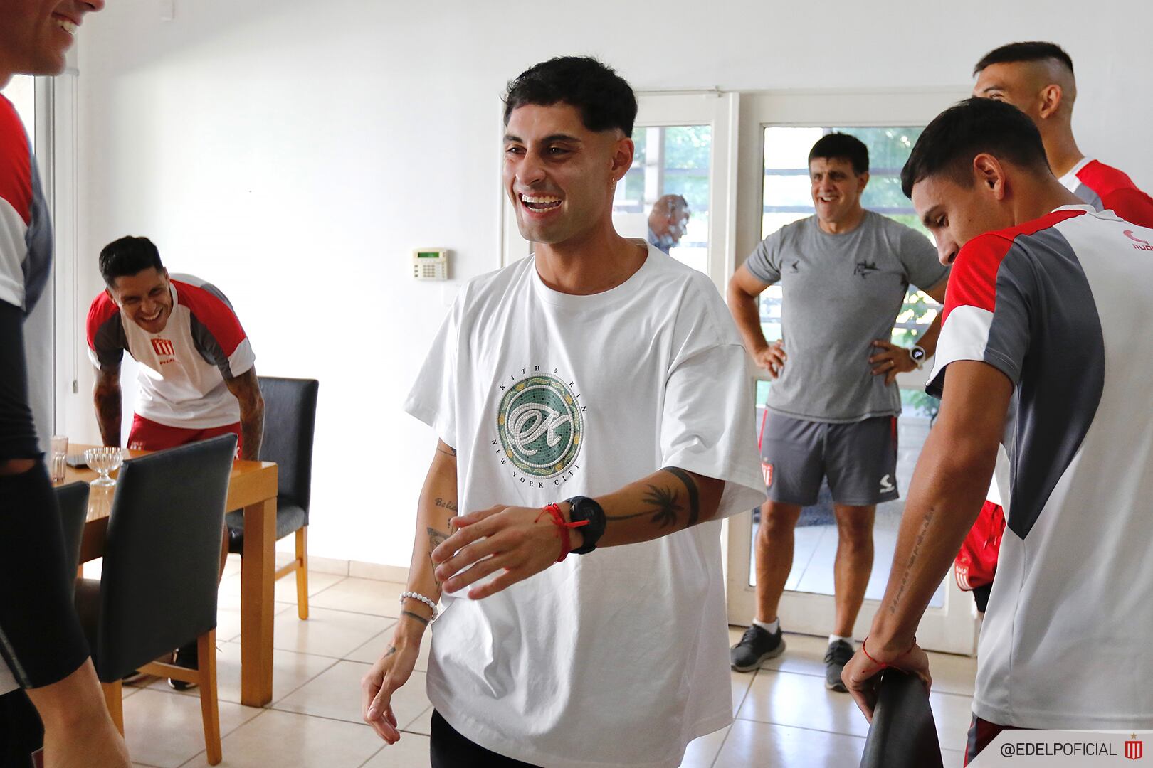 @EdelpOficial