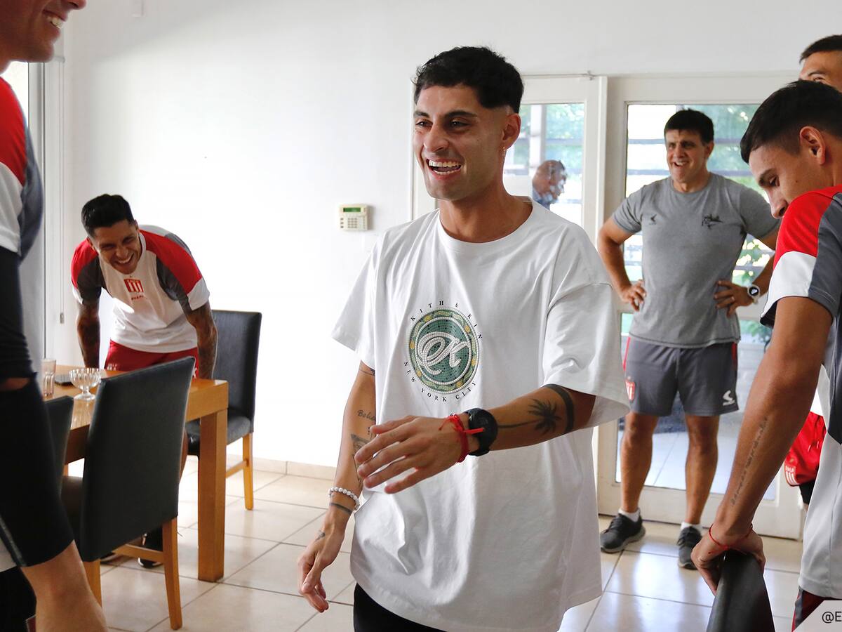 “¡Otra vez en casa!”: Javier Altamirano tuvo emotivo reecuentro con sus compañeros en Estudiantes de La Plata