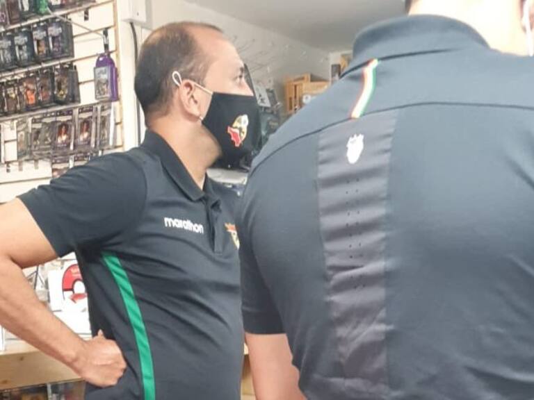 Miembros de la delegación boliviana de fútbol en Santiago rompieron burbuja sanitaria en la previa del duelo ante Chile
