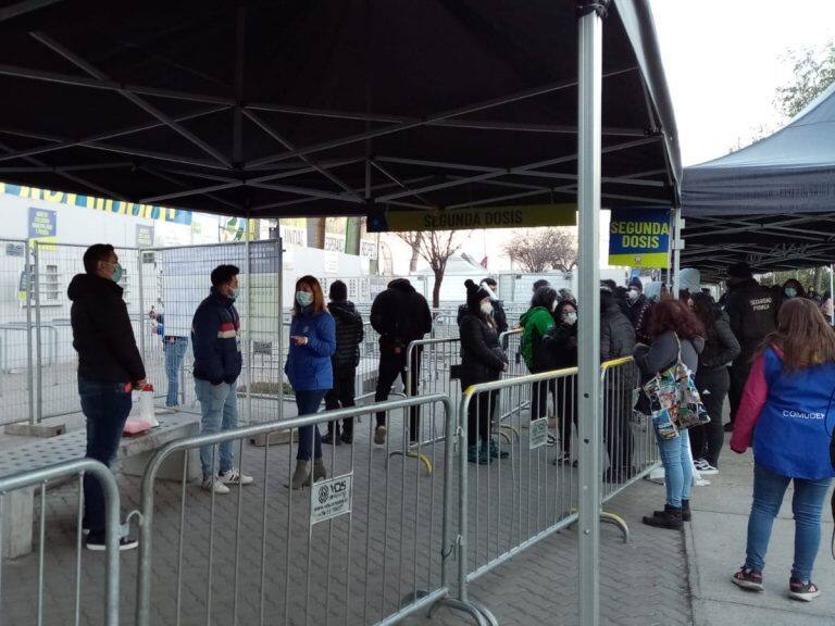 Municipalidad de La Florida exhibe cartel a rezagados de vacunación