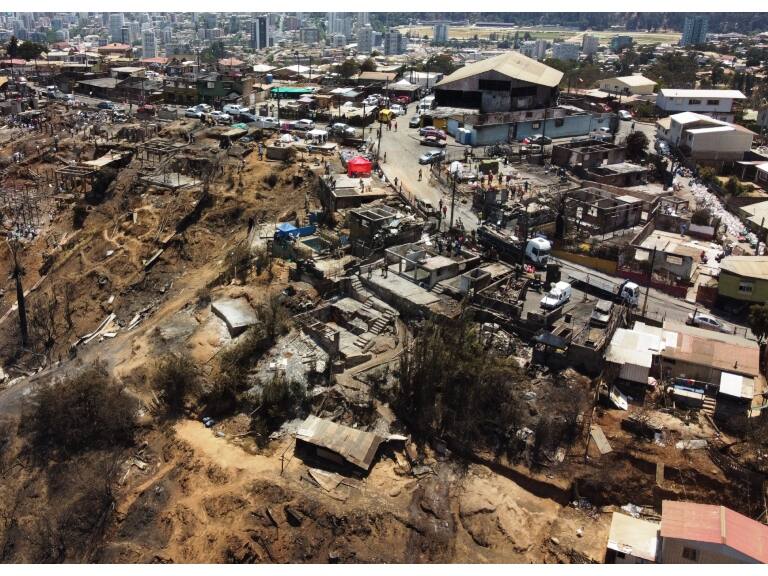 Incendio en Viña del Mar: Fiscalía apunta como causantes a sujetos fumando pasta base