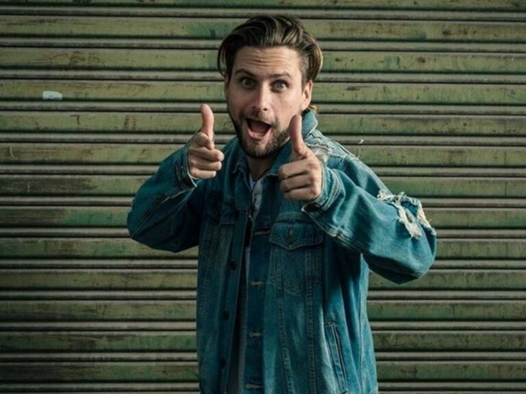 Convierten fotos de Jean Philippe Cretton en popular meme