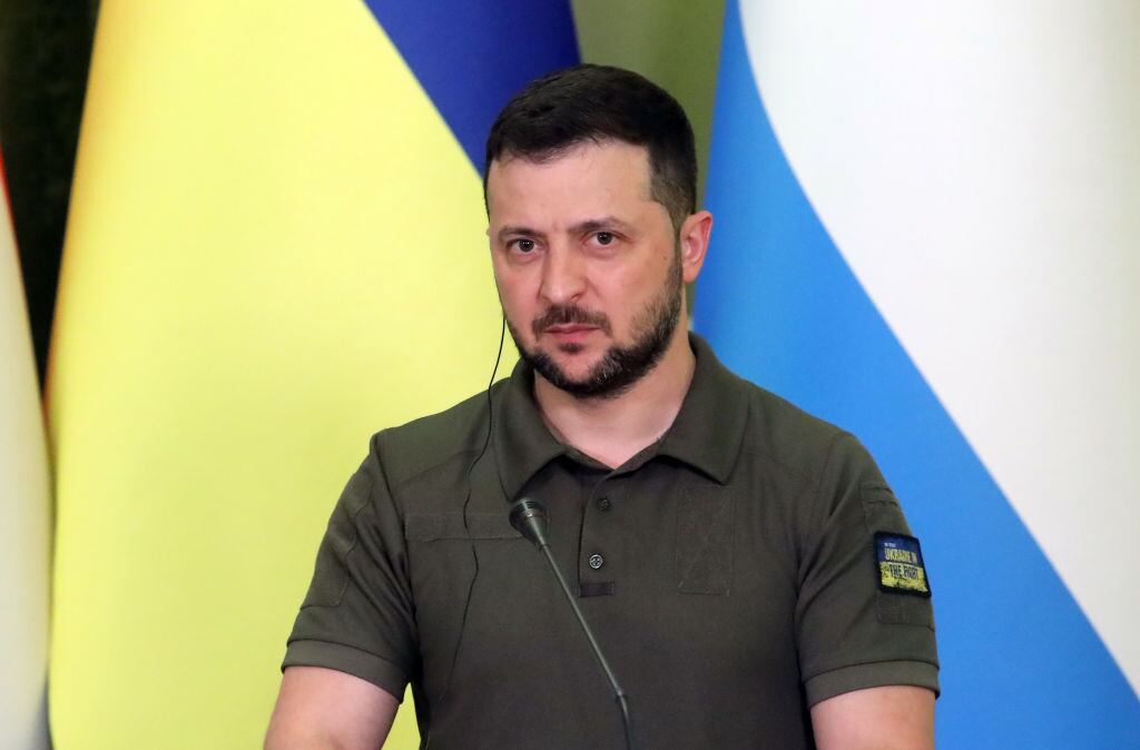 El presidente ucraniano Volodimir Zelenski ante la prensa en Kiev