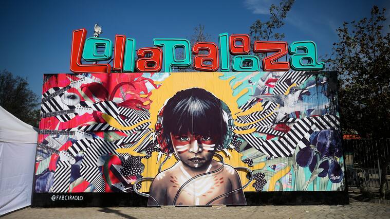 29 DE MARZO DE 2019/SANTIAGO
Ambiente, durante la primera jornada del Lollapalooza 2019, realizado en el Parque O'Higgins.
FOTO: SERGIO GARCIA PARDO/AGENCIAUNO