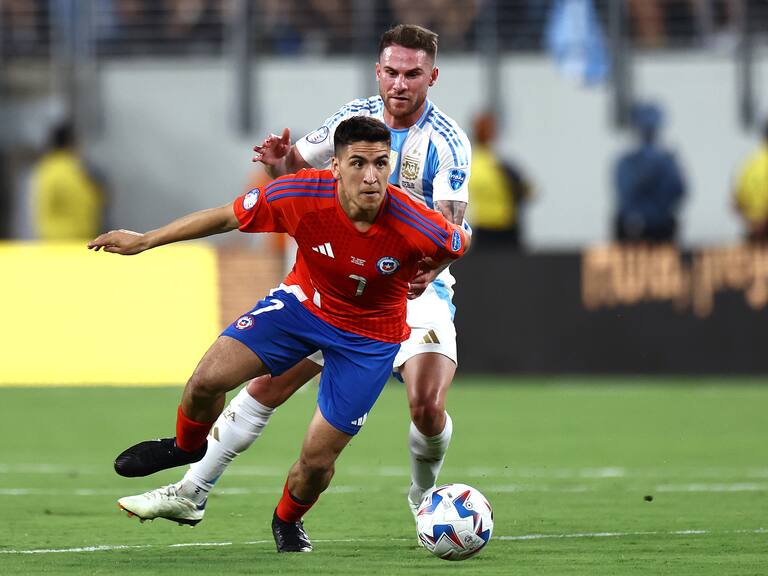 Marcelino Núñez queda suspendido para el duelo de La Roja ante Bolivia