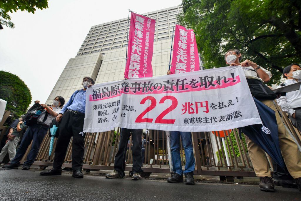 Protesta ante Tokyo Electric Power Company (TEPCO) por riesgo nuclear
