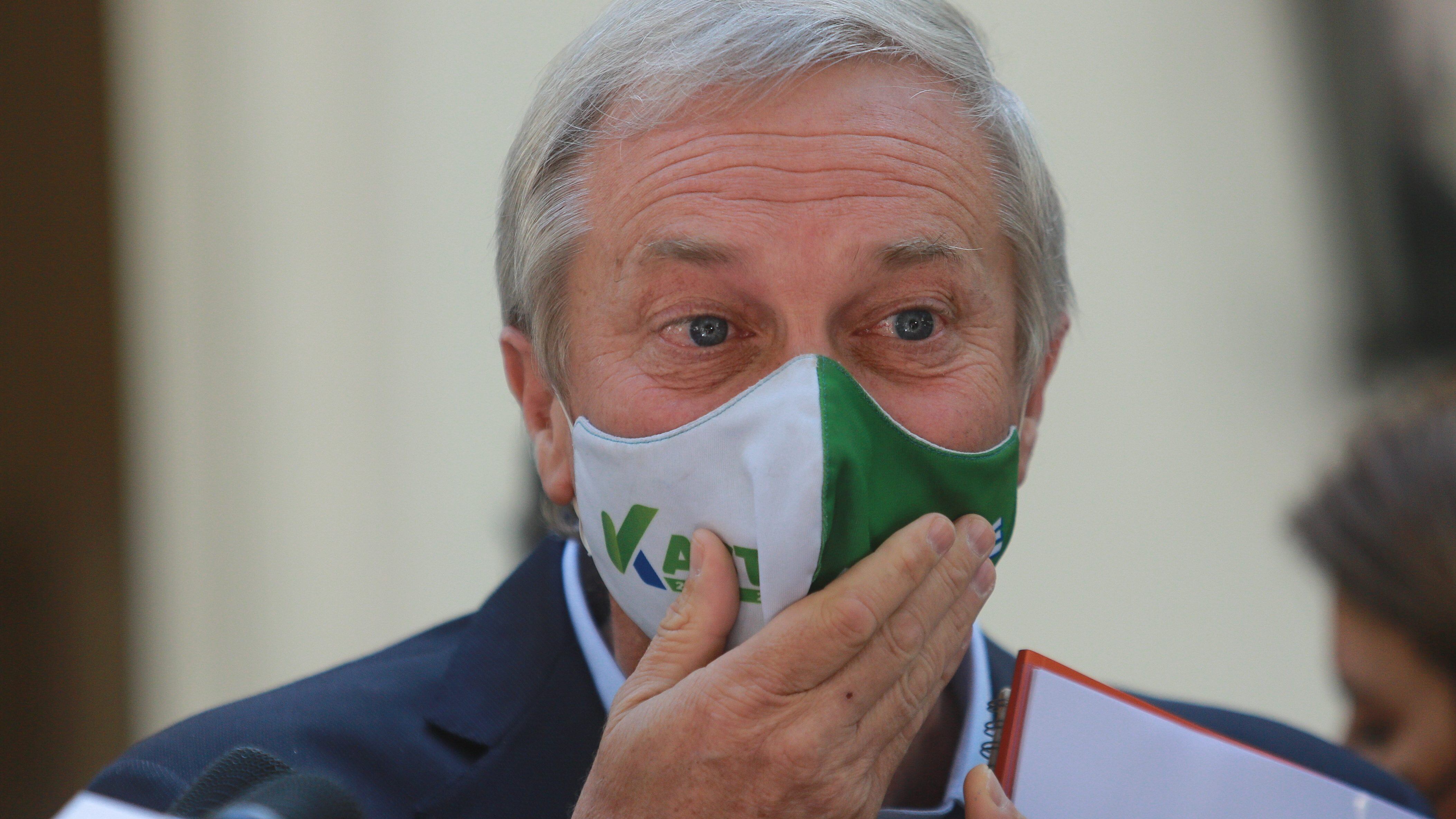 José Antonio Kast explicó la pregunta a Macarena Pizarro