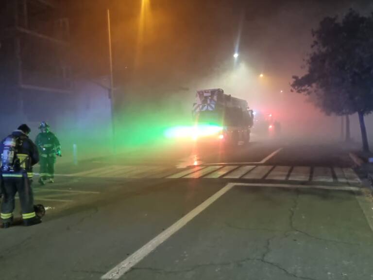 Incendio en laboratorio químico de la PUC genera alerta en Macul