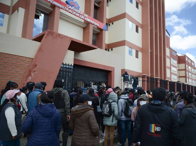 Estudiantes de la UPEA homenajean a sus compañeros fallecidos