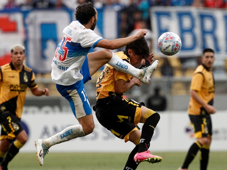 Con ajustes de nombres: la formación de la UC para enfrentar a Coquimbo Unido