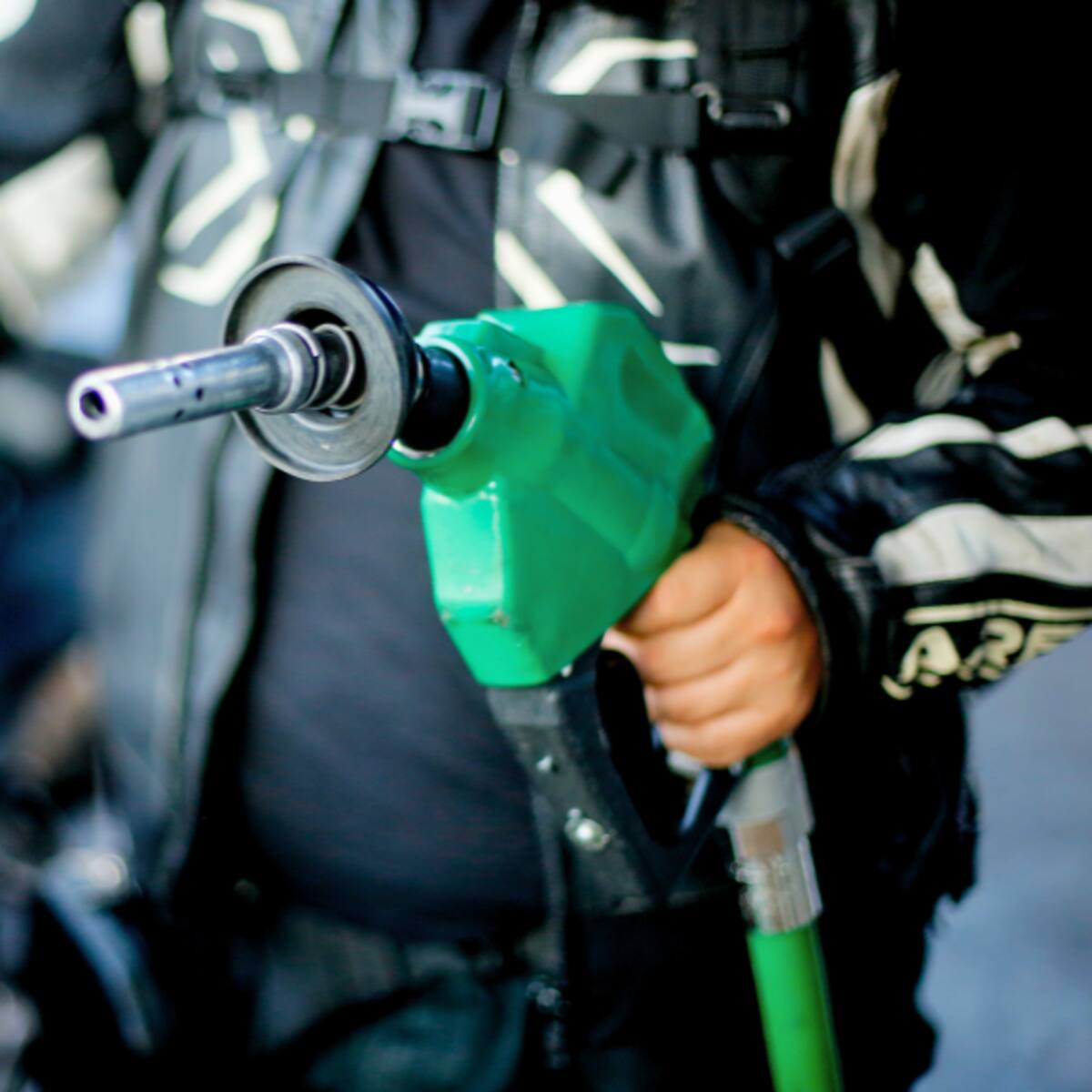 Tensión en Medio Oriente dispara el petróleo y golpea a la bolsa: este es su nuevo precio