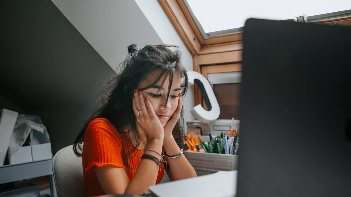 Solo el 6% de los jóvenes aspira a ser jefe: El fenómeno del “conscious unbossing” que reconfigura el mundo laboral