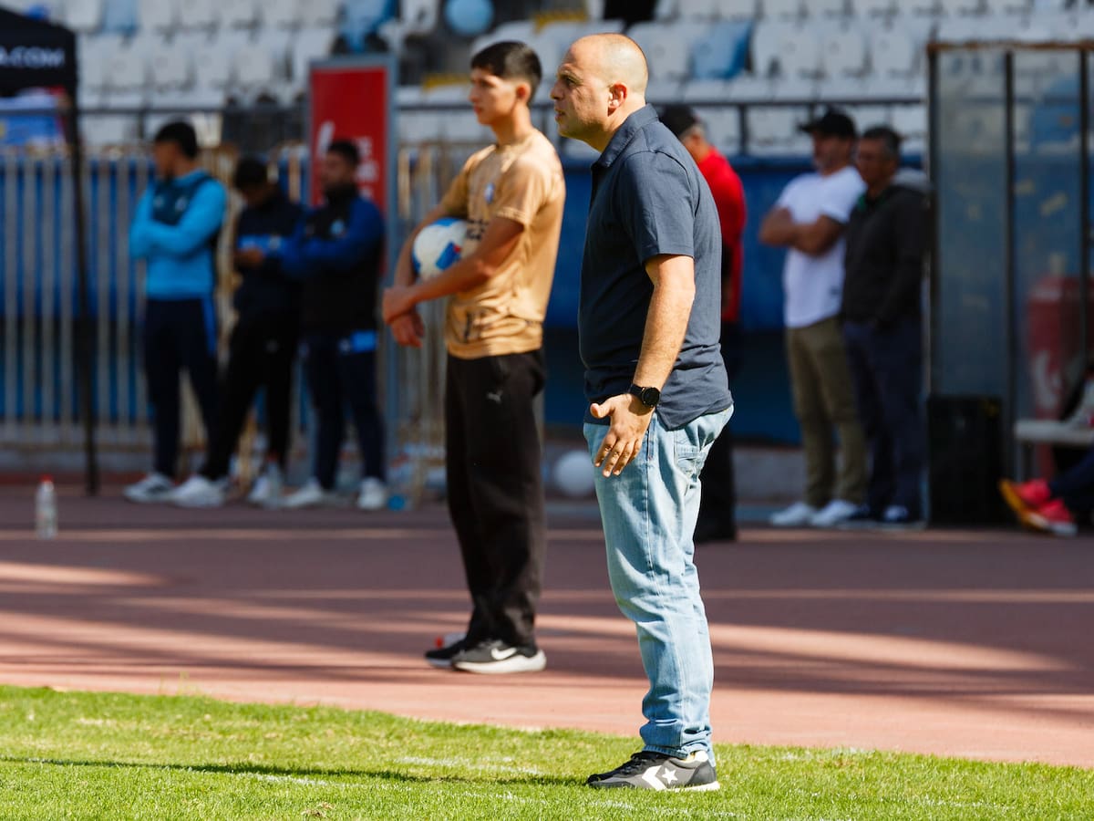 Cae otro técnico en el fútbol chileno: “Le deseamos el mayor de los éxitos en sus futuros desafíos”