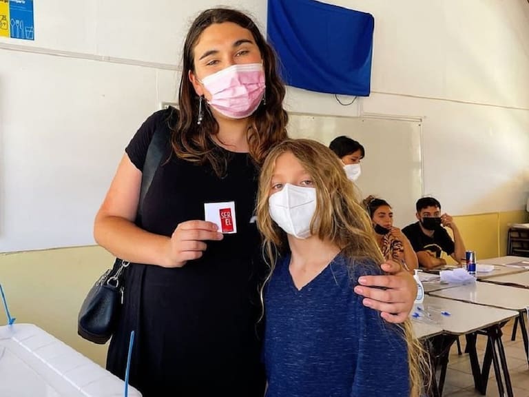 La diputada electa Emilia Schneider ejerció su derecho al voto en esta segunda vuelta