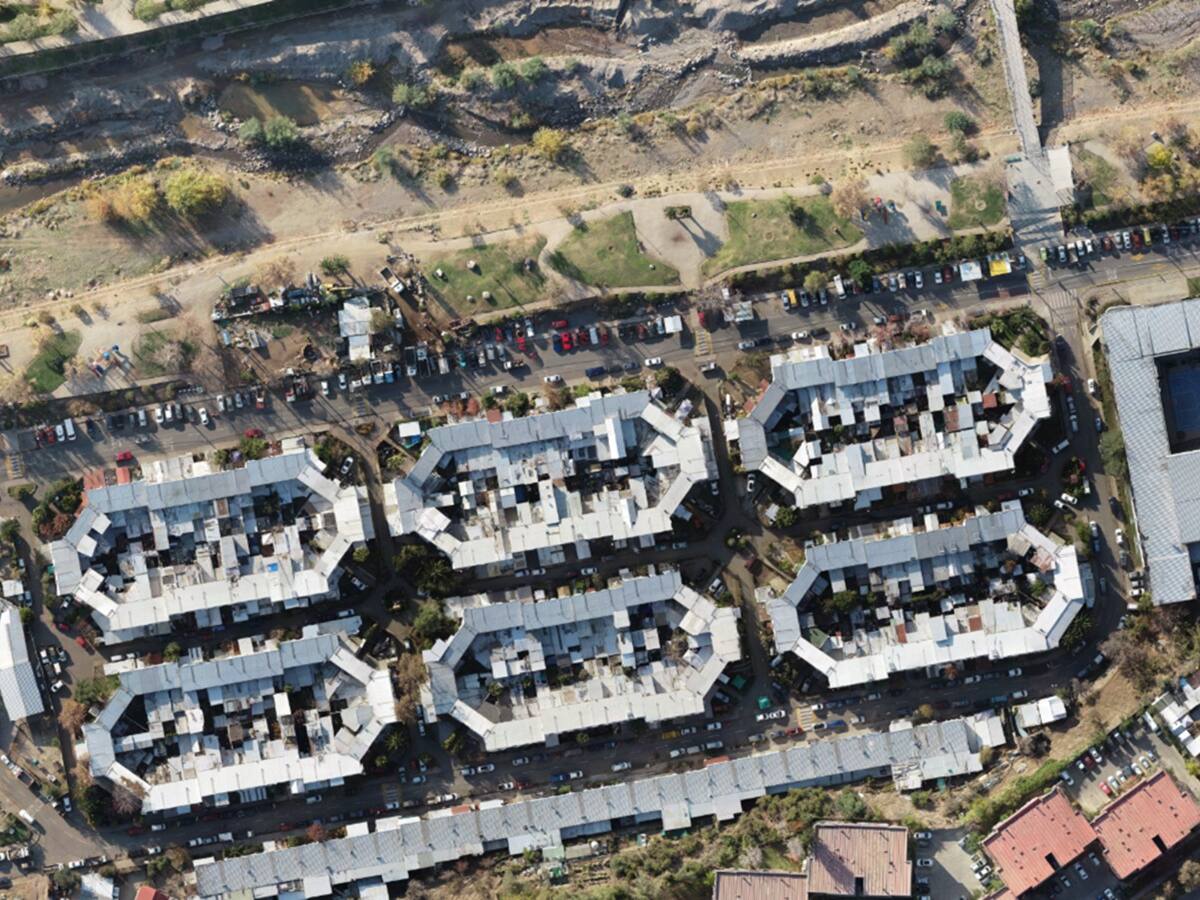 Municipio de Lo Barnechea pone fin a ocupaciones ilegales en Las Ermitas: eliminará tomas en borde del Parque Río Mapocho
