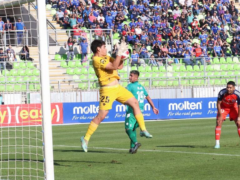 Portero de Chimbarongo confesó su fanatismo por Claudio Bravo: «Por eso uso la 25»