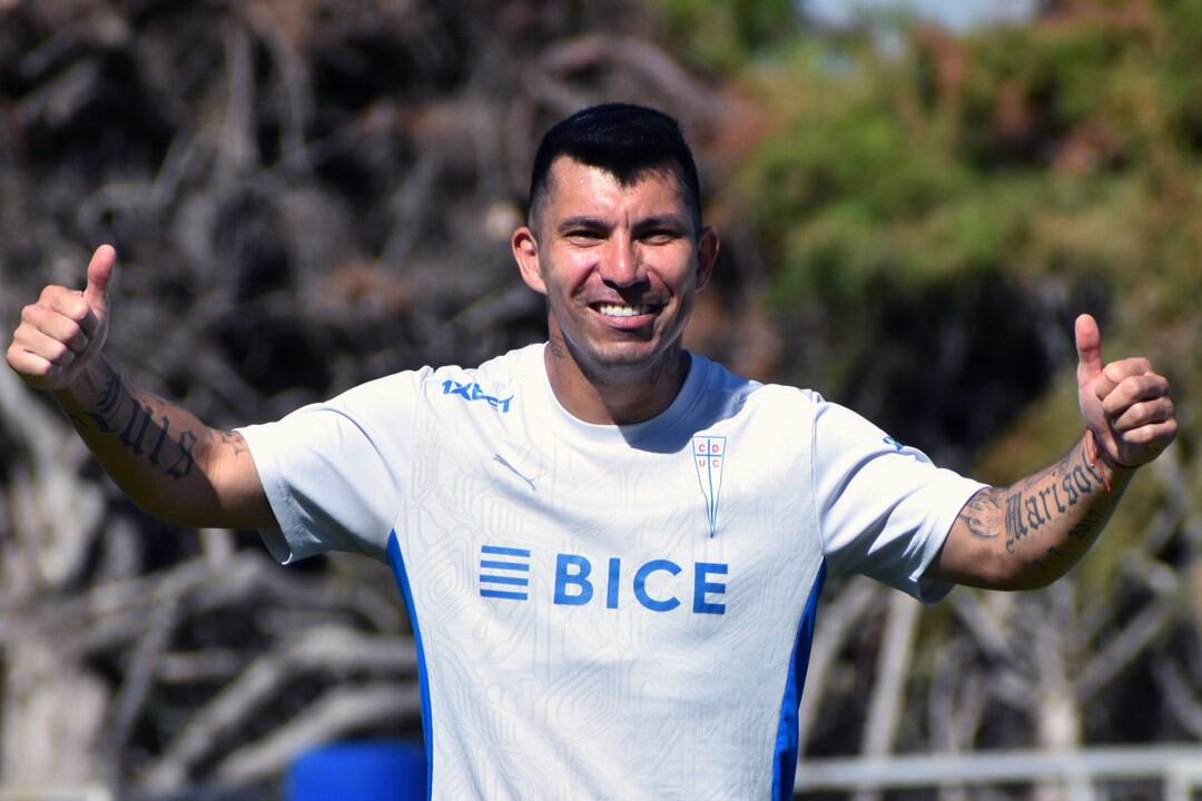 @Cruzados