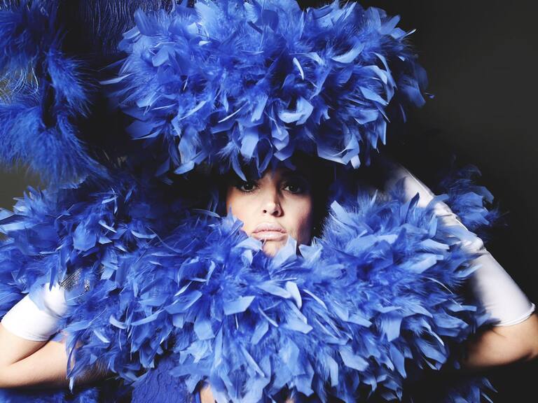 ¡Vuelve al destape! Yamila Reyna se pondrá traje de vedette y plumas para nuevo show teatral