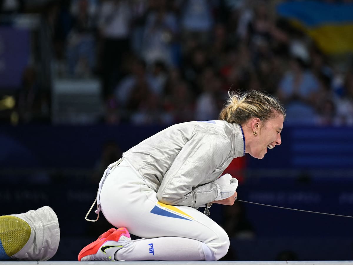 “Esta medalla es para los deportistas que Rusia asesinó”: El potente desahogo de esgrimista ucraniana en París 2024