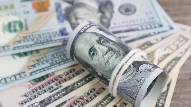 Venezuela se prepara para retomar la venta oficial de dólares para evitar crisis cambiaria