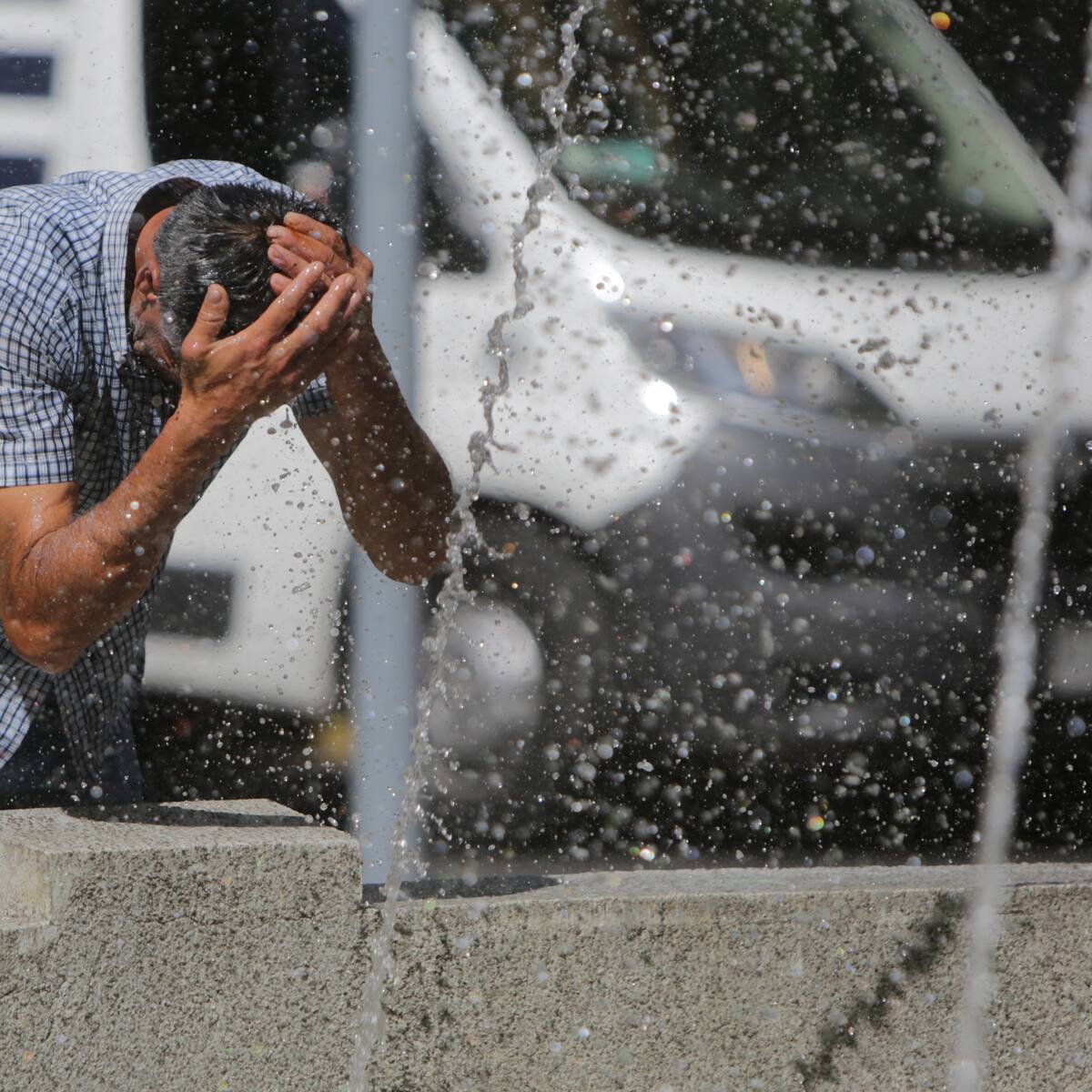 Tras aviso por calor extremo en Chile: ¿Cuántos grados se esperan para hoy martes 18 de marzo en Santiago?