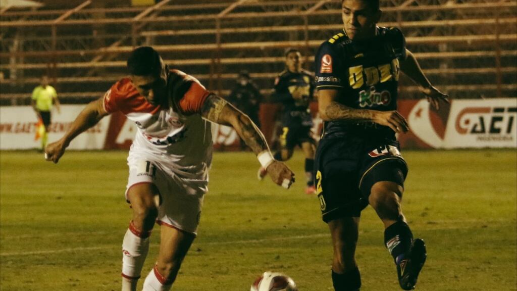 Con un brillante Mario Briceño, Unión San Felipe derrota a la Universidad de Concepción por la Primera B