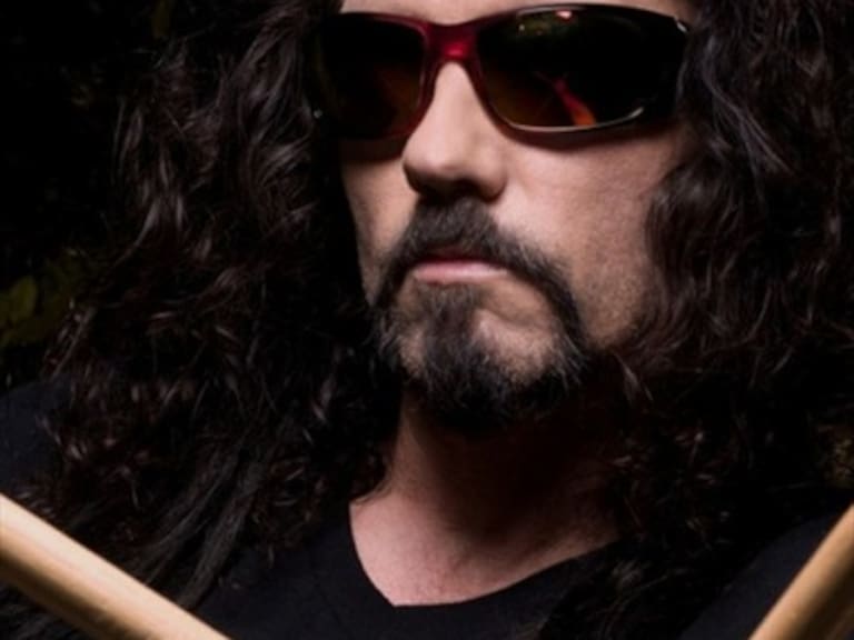 Autopsia confirma causa de muerte de Nick Menza, ex baterista de Megadeth
