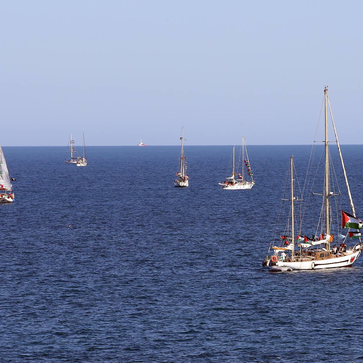 Cancillería activa gestiones por chilenos detenidos en flotilla humanitaria por Israel: “Velaremos por la protección de sus derechos e integridad”