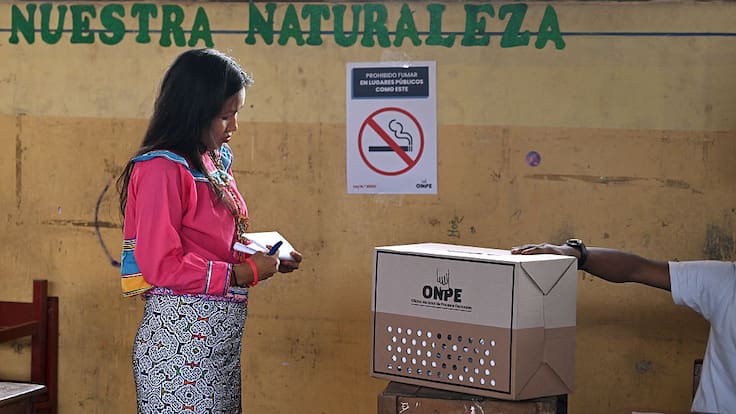 Elecciones en Perú: suspenden el cierre oficial y extienden la jornada electoral hasta este lunes 13 de abril