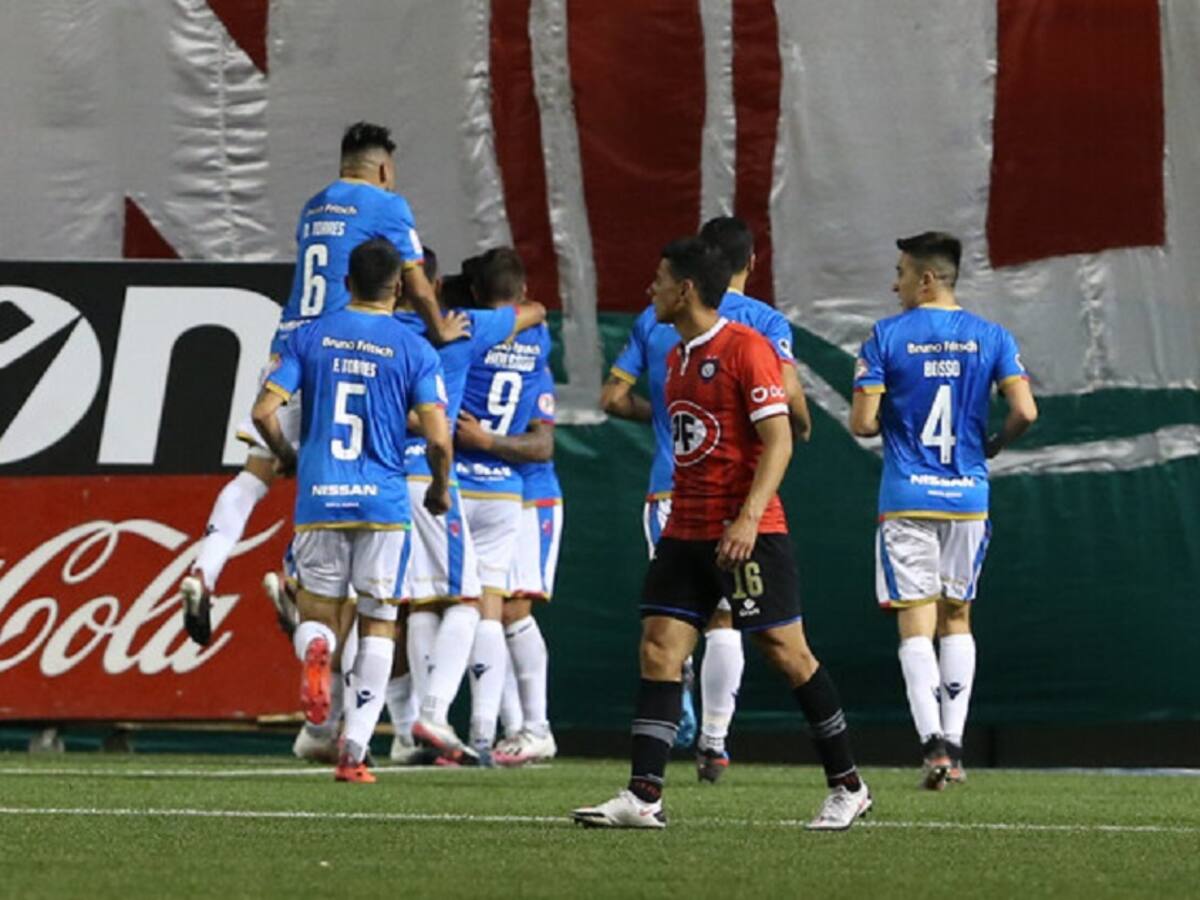 Audax Italiano se impuso ante Huachipato y se alejó de los últimos lugares de la tabla de posiciones