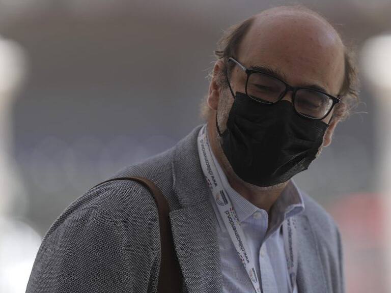 03 de Enero de 2022/SANTIAGOEl constituyente,Fernando Atria, camina por el Ex Congreso de Santiago, durante una nueva jornada de trabajo.
FOTO :CRISTOBAL ESCOBAR /AGENCIAUNO