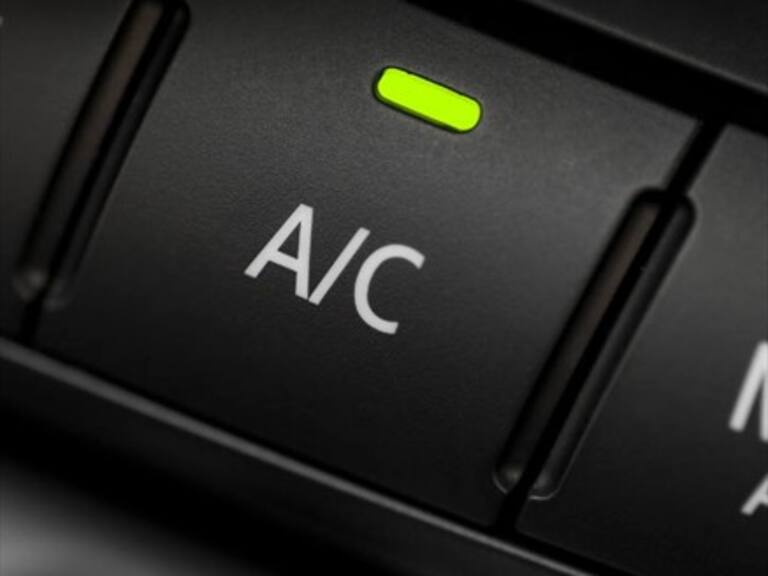 ADN Motor: Los riesgos de dejar cosas en el habitáculo con calor extremo