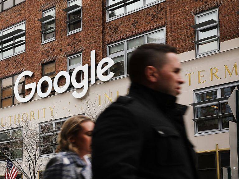 Acusan a Google de robar los datos de millones de usuarios para potenciar sus inteligencias artificiales