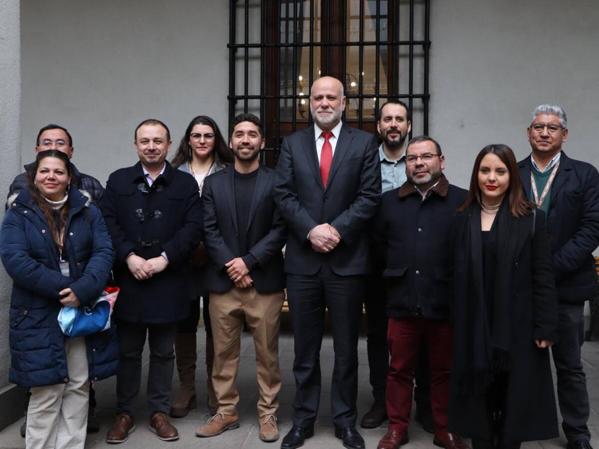 Diputados se reúnen con ministro Elizalde para reponer feriado irrenunciable durante días de votaciones