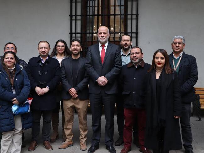 Diputados se reúnen con ministro Elizalde para reponer feriado irrenunciable durante días de votaciones