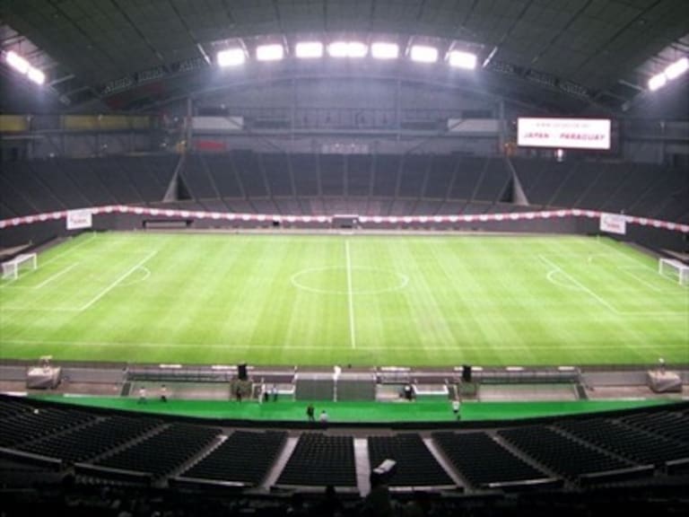 El estadio japonés que pasa de tener una cancha de béisbol a una de fútbol/rugby
