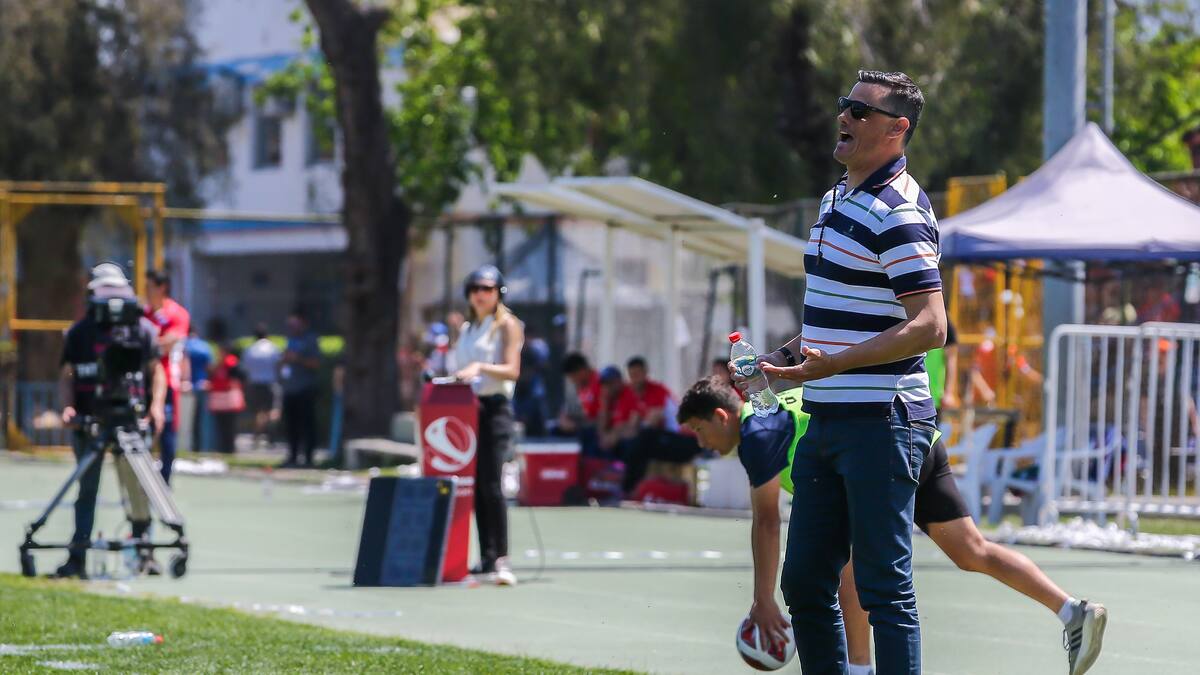 “Se cree que es superior y es un fracasado”: fuerte conflicto estalla en Unión San Felipe
