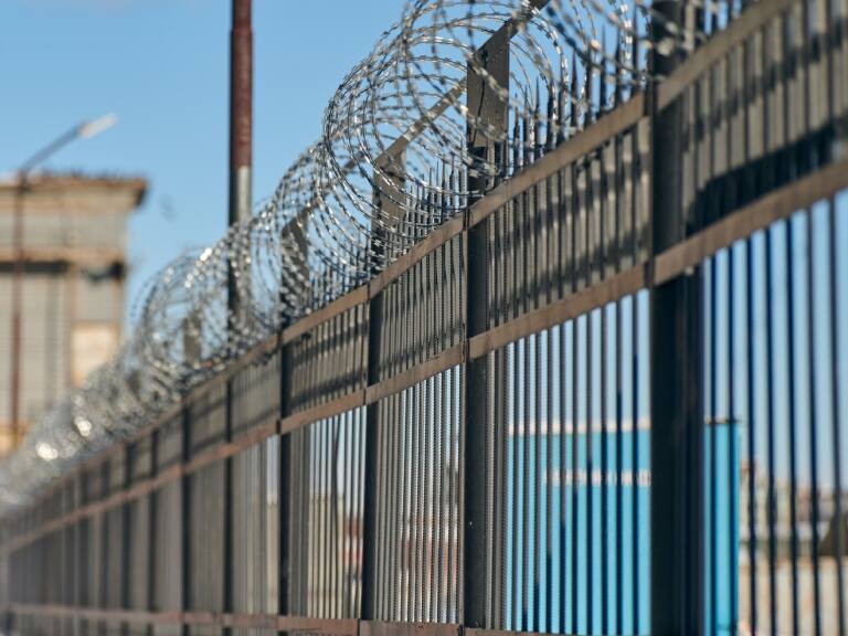 Sorprenden a reo intentando fugarse de la cárcel de Copiapó cavando un túnel