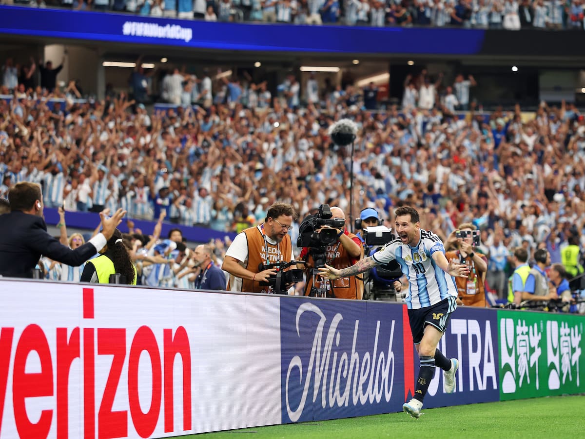 “Es uno de los mejores días de mi vida”: la historia detrás de la viral celebración de Messi con un periodista argentino en el Mundial 2026