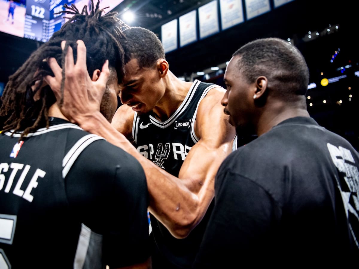 Tras una doble prórroga y con un Wembanyama encendido, San Antonio Spurs pega el primer golpe en las finales de la Conferencia Este de la NBA