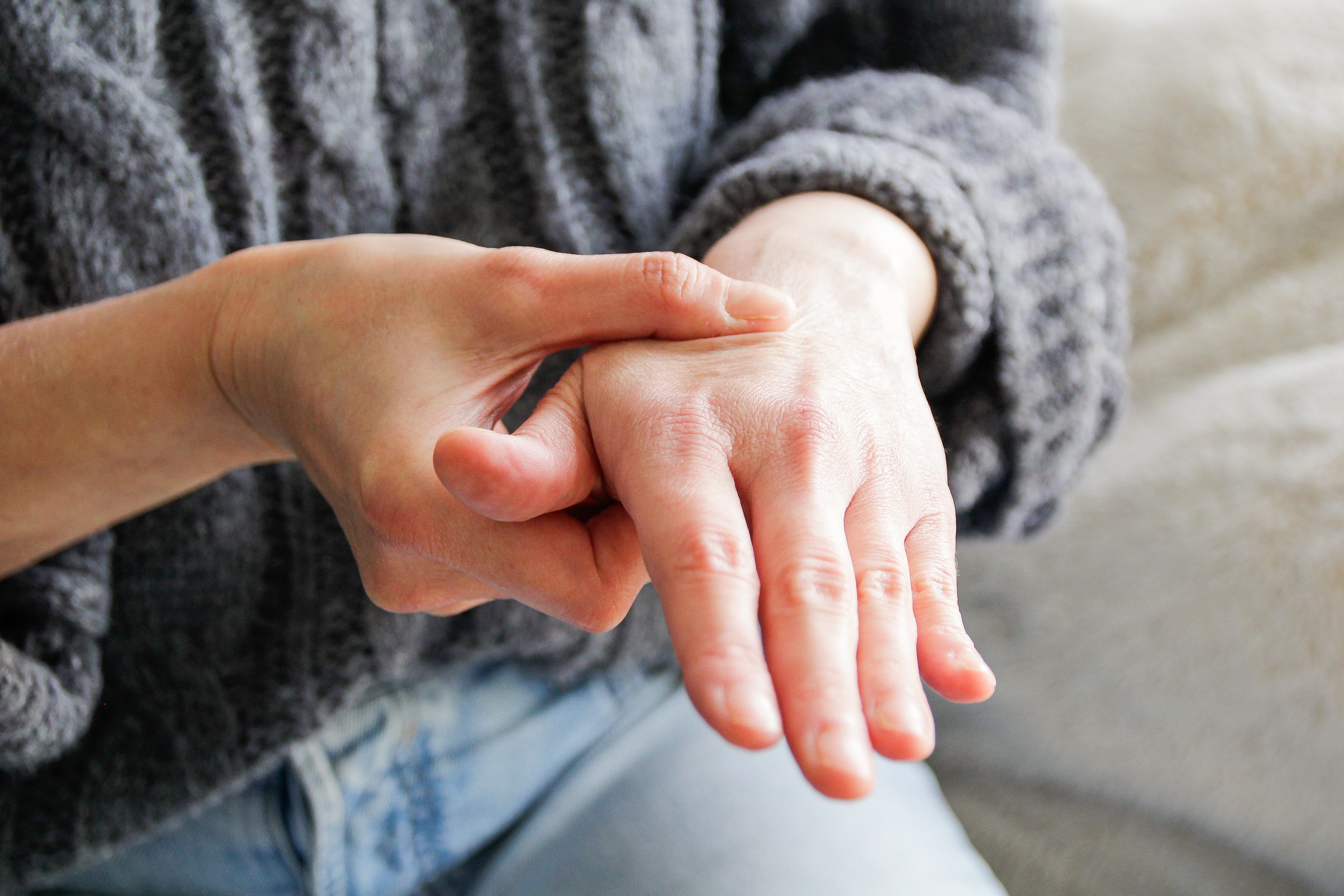 Una foto de tu mano podría revelar un trastorno hormonal silencioso: descubre cómo