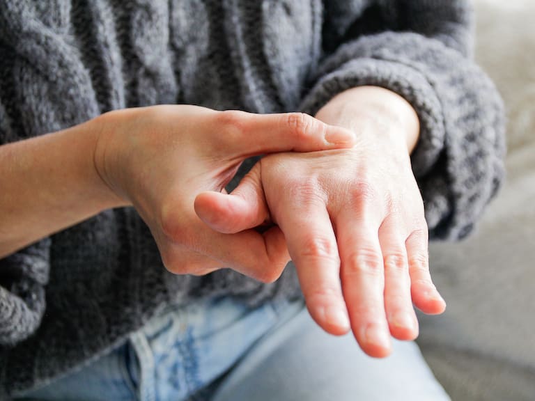 Una foto de tu mano podría revelar un trastorno hormonal silencioso: descubre cómo