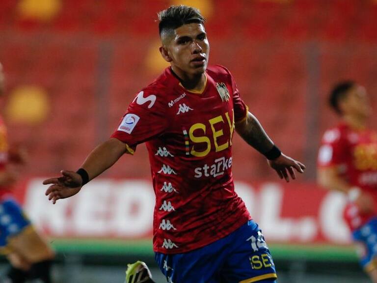 8 de Septiembre del 2020/SantiagoCarlos Palacios(c) anota un gol yes anulado por el VAR ,durante el partido valido por la Décima fecha del Campeonato Nacional AFP PlanVital 2020, entre Union Española vs Santiago Wanderers, disputado en el estadio Santa Laura.
FOTO:FRANCISCO LONGA/AGENCIAUNO